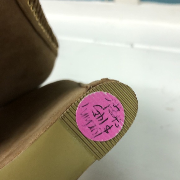 LuiChiny Red Carpet STEAL HER tan platform wedges with gold eyelets women’s sz 8 - Picture 9 of 12